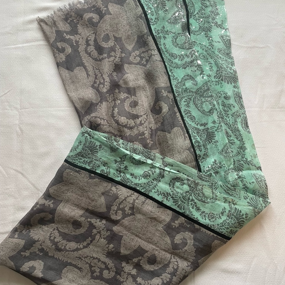 Lightweight scarf - Picture 2 of 3